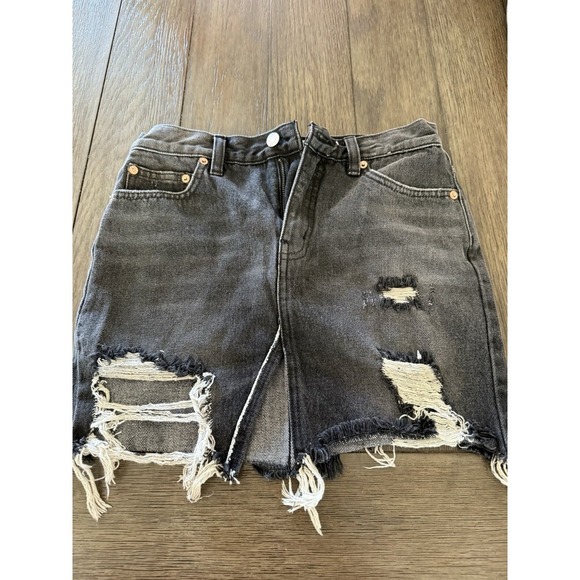 We The Free Black Skirt 24 Ripped Frayed Distressed Denim Mini Short Free People - Picture 1 of 3